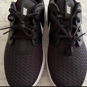 Nike Women’s Roshe Golf Shoes